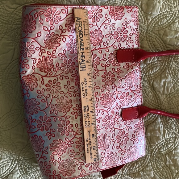 Red Leather Flowered Shoulder Bag - Picture 11 of 15